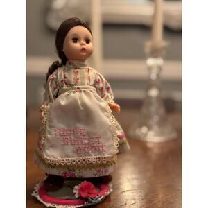 Vintage 1995 Ann Rast Designs "Auntie Em" Folk Art Stand Doll Country Decor